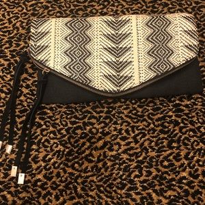 Geo design straw/linen envelope clutch